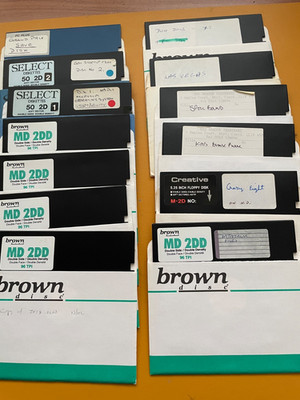 Soft Shop 5,25 Zoll Diskettenbox - inkl. 20 verschiedene gebrauchte Disketten