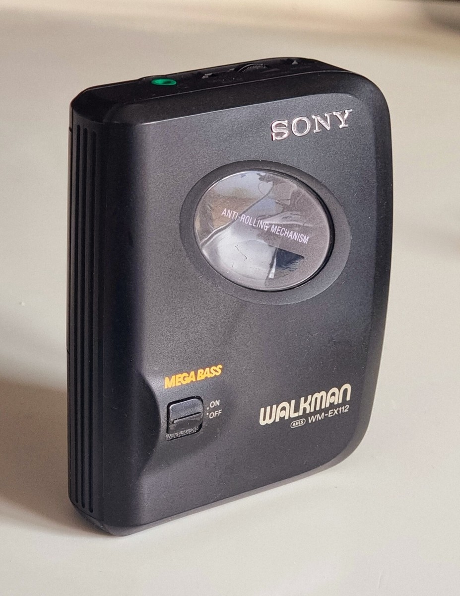 カセットウォークマン　SONY WM-EX112 SONY Walkman WM-EX112 AVLS Mega Bass anti rolling mechanism