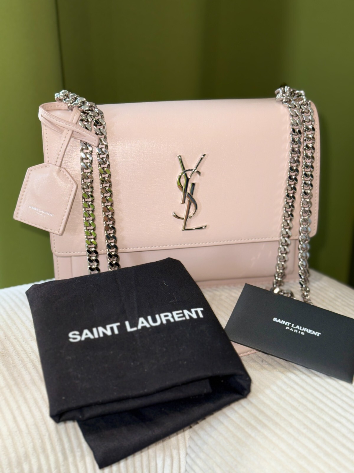 Yves Saint Laurent borsa a mano media con catena al tramonto