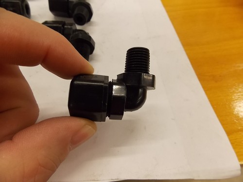 Lot of 10 New Parker Fast&Tite P6ME4 Male Elbow Fittings 3/8" Comp x1/4" MNPT H5 - Picture 2 of 2