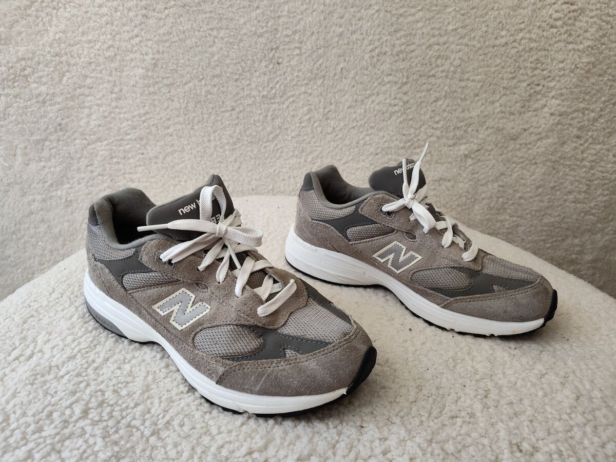 New Balance 993 Boys Sneaker 6 Gray Suede Lace Up Comfort New Balance 993 Boys Sneaker 6 Gray Suede Lace Up Comfort