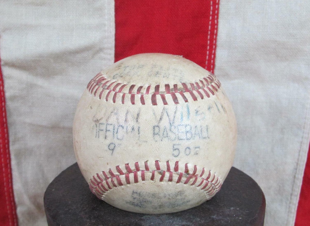 Ballon De Baseball Vintage Ligue - Point Rouge, Superbe Patine D'époque (non Nettoyé)