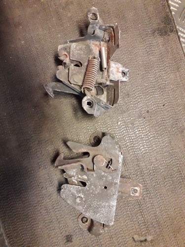 Org. Mitsubishi Carisma Motorhaubenverriegelung Motorhaubenschloss Schloss