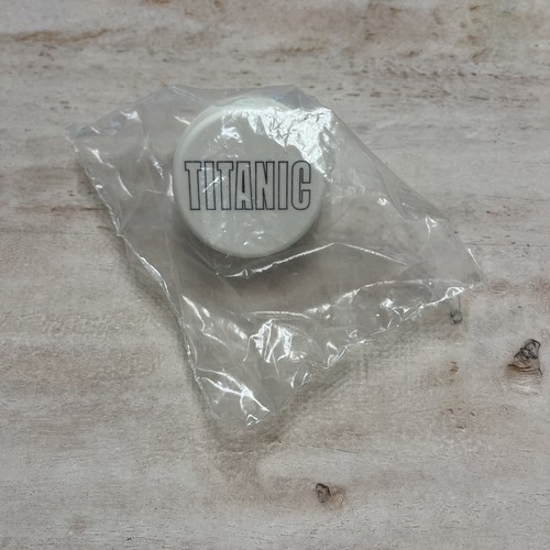 NIP Vintage Deadstock Titanic Promotional Night Light - Picture 2 of 4