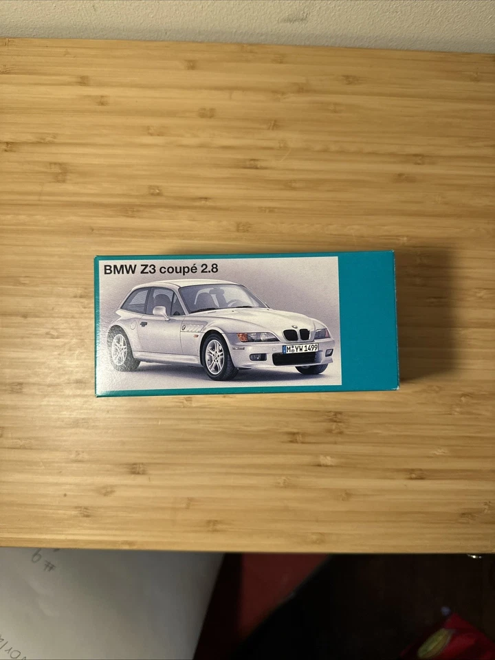 Schuco 1/43 - BMW Z3 Coupé 2.8 Rojo Foto 3 de 4
