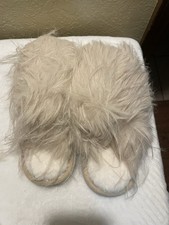 warm fuzzy fluffy slippers cream color memory foam size 40-41