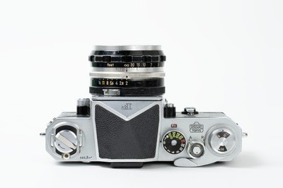 Nikon F - Silver with Nikkor-S Auto 5cm F2 - Non-AI / Tick Mark