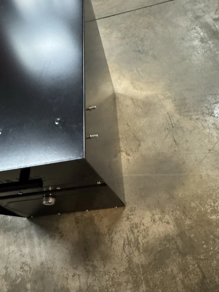 Architectural Mailboxes Oasis Classic Black MISSING KEYS & red notification flag - Image 3 of 4