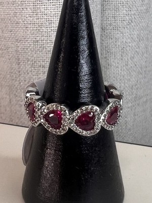 Bombenparty Juli 2026 Rubin auf Rhodium Größe 6 - Der Allegra Ring - HERZEN