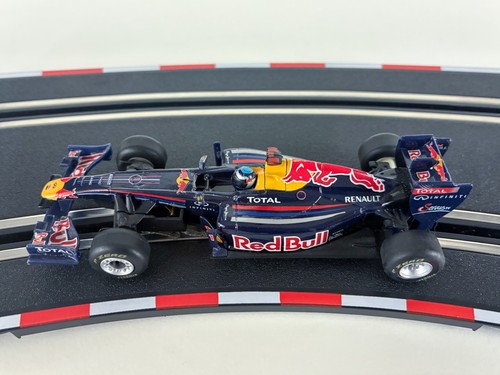 Carrera GO Formula 1 Red Bull RB7 βS. Vettel No.1" 2011 1:43 Slot Car