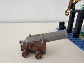 LEGO 6260 Vintage Pirates - Shipwreck Island - 100% Complete