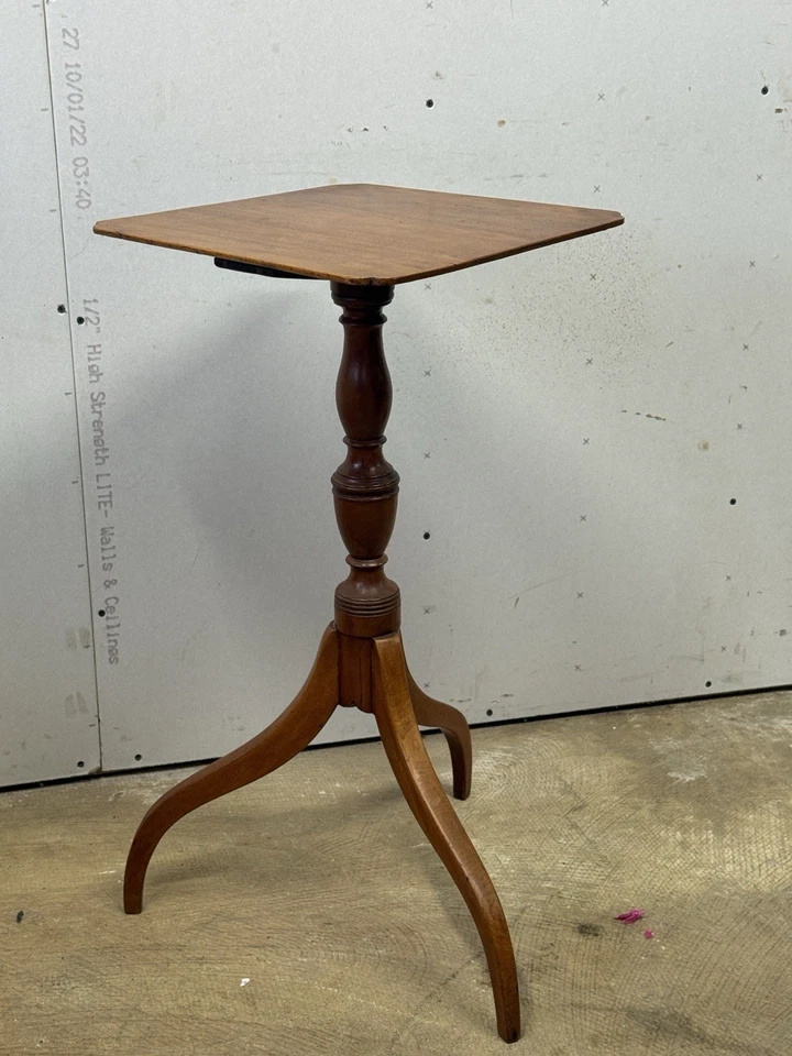 Antiguo candelabro de cereza federal de arce de Nueva Inglaterra 1810 patas de araña Foto 2 de 4