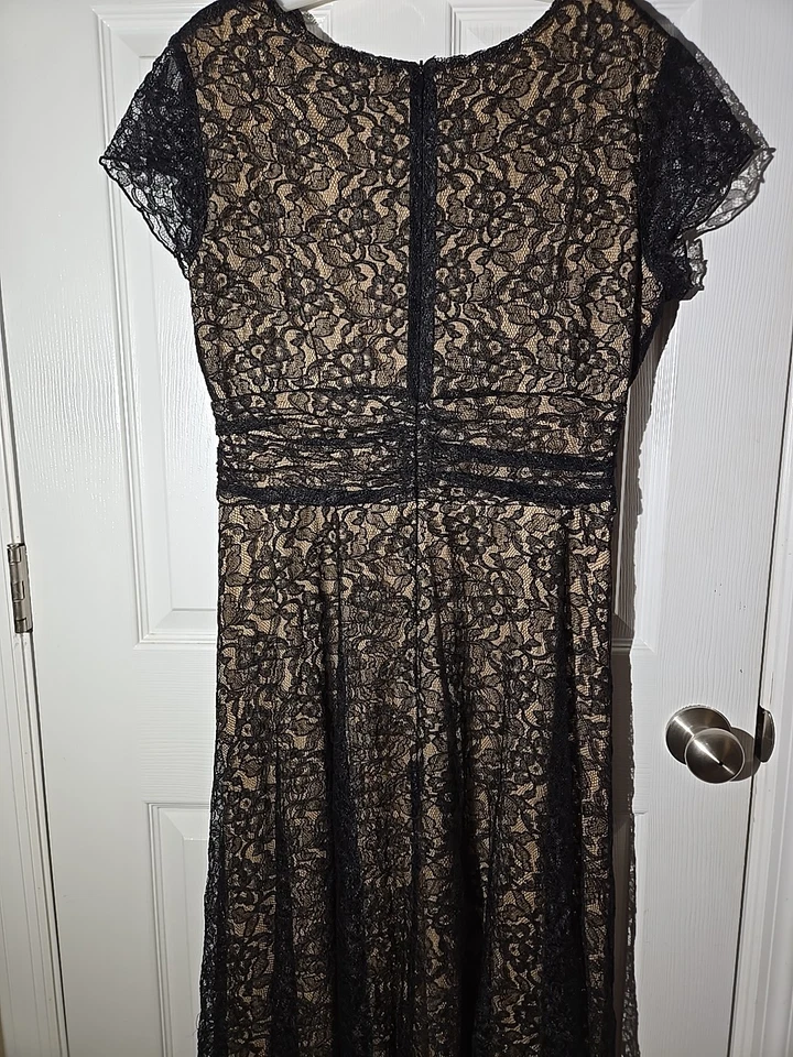 Vestido superpuesto de encaje talla 16 negro beige oscuro romántico cóctel elegante Foto 2 de 4