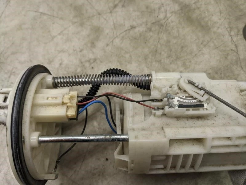 Conjunto de bomba de combustible Toyota Camry 2007-2011 2,5 L 77020-06230 OEM  Foto 3 de 4