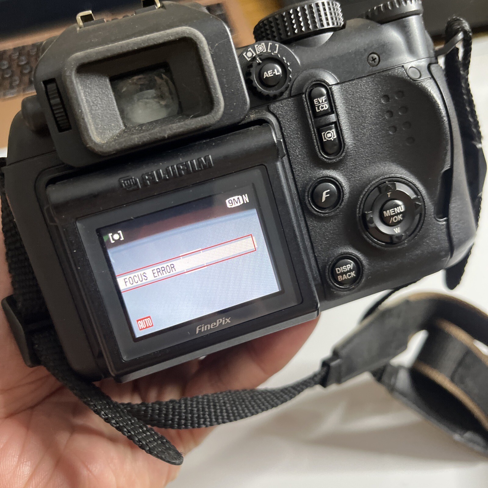 Fujifilm Finepix S9000 Digital Camera 9MP *Focus Error for Parts or