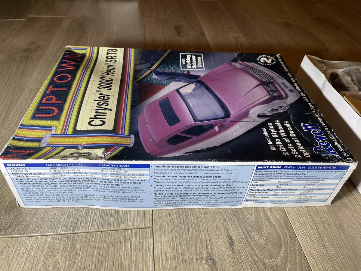 Revell Pink Chrysler 300c Hemi SRT8 Series 1:24 New Complete