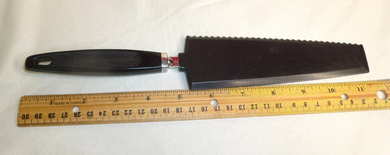 Vintage Nylon Serrated Solid Cake Pie Cutter Icing Spreader Spatula Black Handle