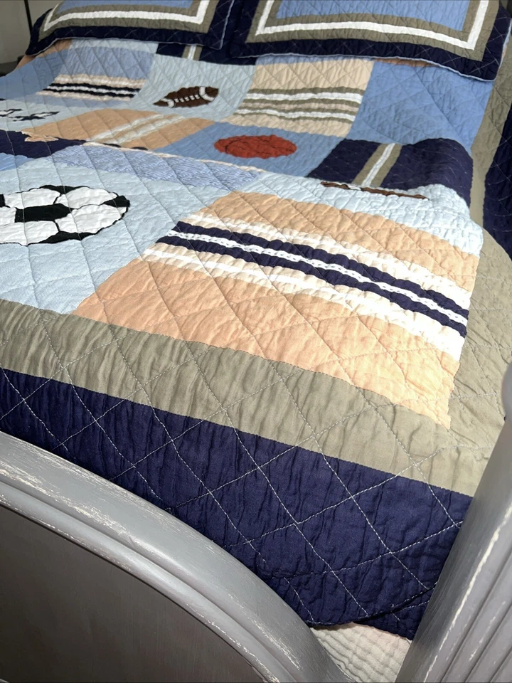 Edredón Laura Hart Deporte y Estrellas Completo/Reina Fútbol Fútbol Béisbol Venerable Foto 3 de 4