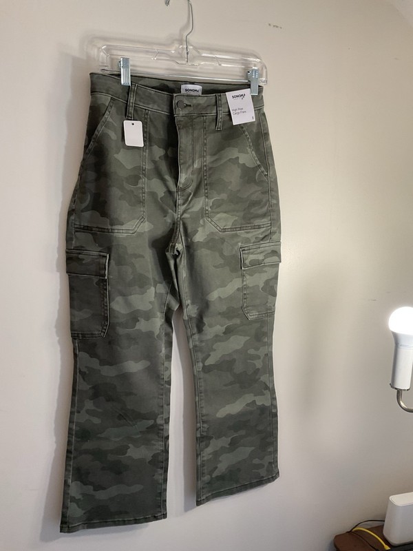 Womens Size 8 NWT Sonoma Camo Cargo Flares High Rise New