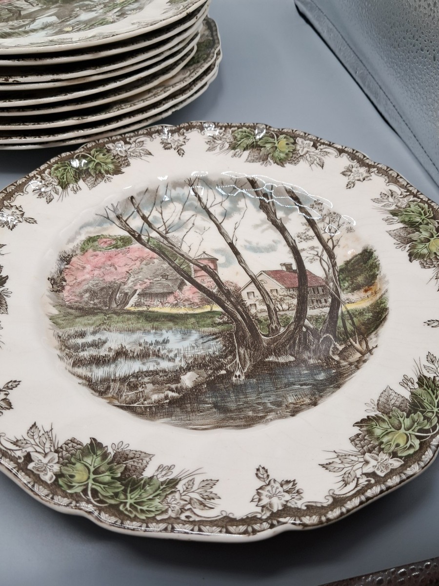 Johnson Brothers The Friendly Village Dinner Plates W Teacups