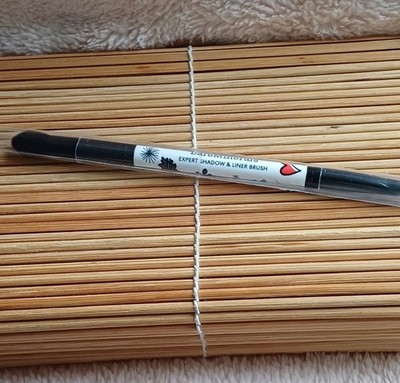 NEU BAREMINERALS EXPERT SHADOW AND LINER EYE BRUSH Limited Edition MAC NARS