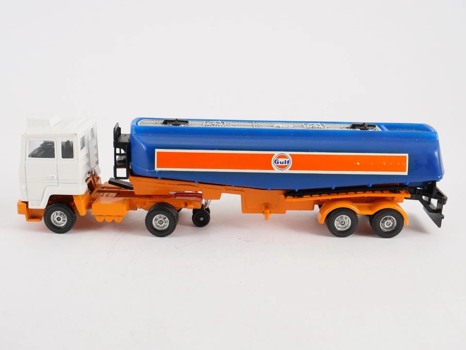 Corgi N° 1160 Camion Ford Cisterne GULF 1/43 - Immagine 3 di 4