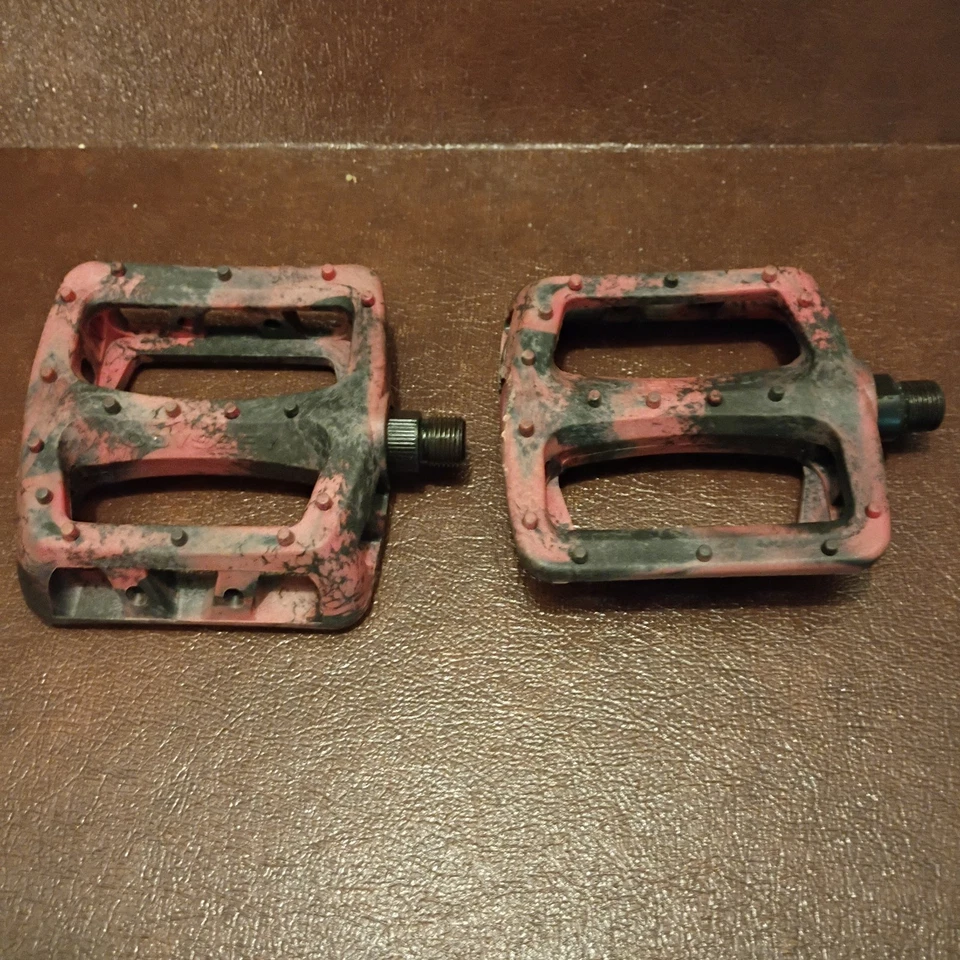 Odyssey Twisted Pro PC Negro Rojo Remolino Plataforma Pedales BMX MTB Bicicleta Auténtica Foto 3 de 4