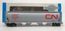 Bachmann 19113 HO Scale Canadian National 4 Bay Cylindrical Grain Hopper #382005