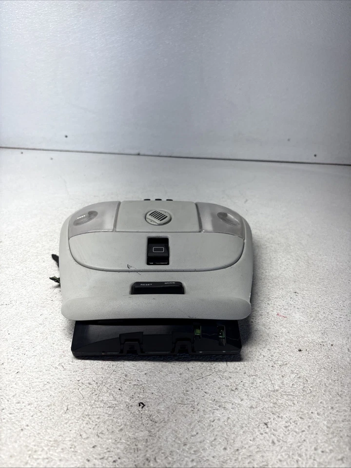 1998 - 2001 MERCEDES W163 ML320 ML430 FRONT INTERIOR DOME LIGHT A1635401411 - Image 2 of 4