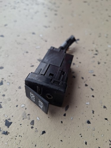 2011 - 2014 Toyota Sienna USB AUX Jack Plug Input Adaptor Port 86190-0C020 OEM