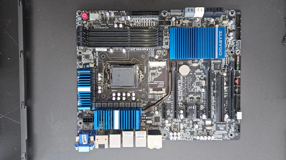 carte mere gigabyte ga-z77x-ud5h socket intel lga1155 lga 1155 h77 z77 ud5h - Photo 2/3