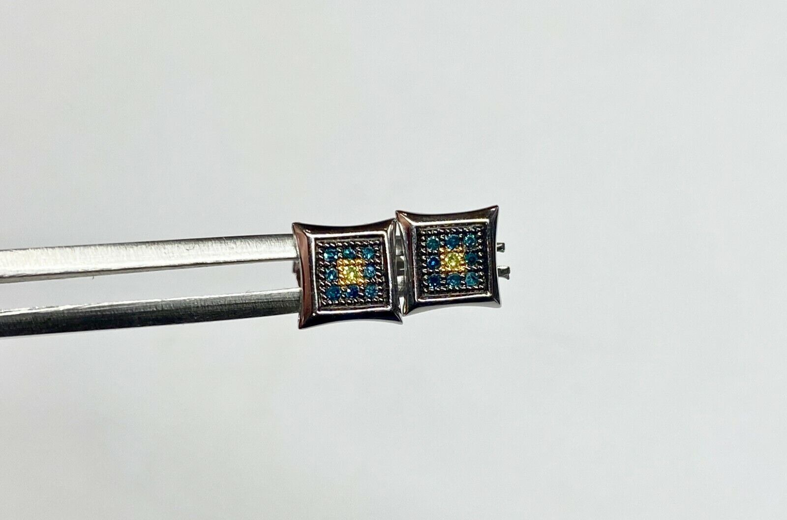 10k White Gold Earrings with Blue and Yellow Diamonds NEW