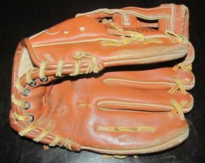 WILSON ROGER CLEMENS A2160 10  Youth RHT Leather Glove Mitt Right Hand