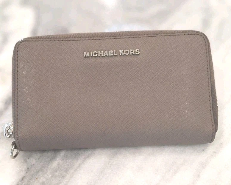Cartera sin asas Michael Kors tarjeta, cambio y organizador de cheques cremallera decoración plateada Foto 4 de 4