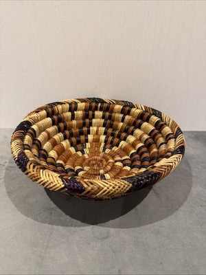 Vintage afrikanische handgewebte aufgerollte Korbschale 10''