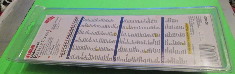 RCA Universal REMOTE TV VCR 3 Control MULTI BRAND USE RCU1350 GLOWS IN THE DARK - Image 2 of 3