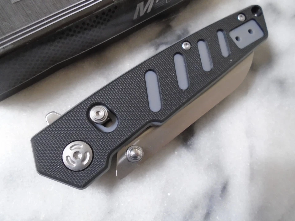 Cuchillo de Bolsillo Wharncliffe Abierto con Rodamiento de Bolas Mtech Carpeta de Bloqueo de Eje MT-1193BBGY Nuevo Foto 4 de 4