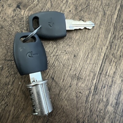 Cyber Lock M1 CC Replacement Cylinder With 2 Keys Random Codes