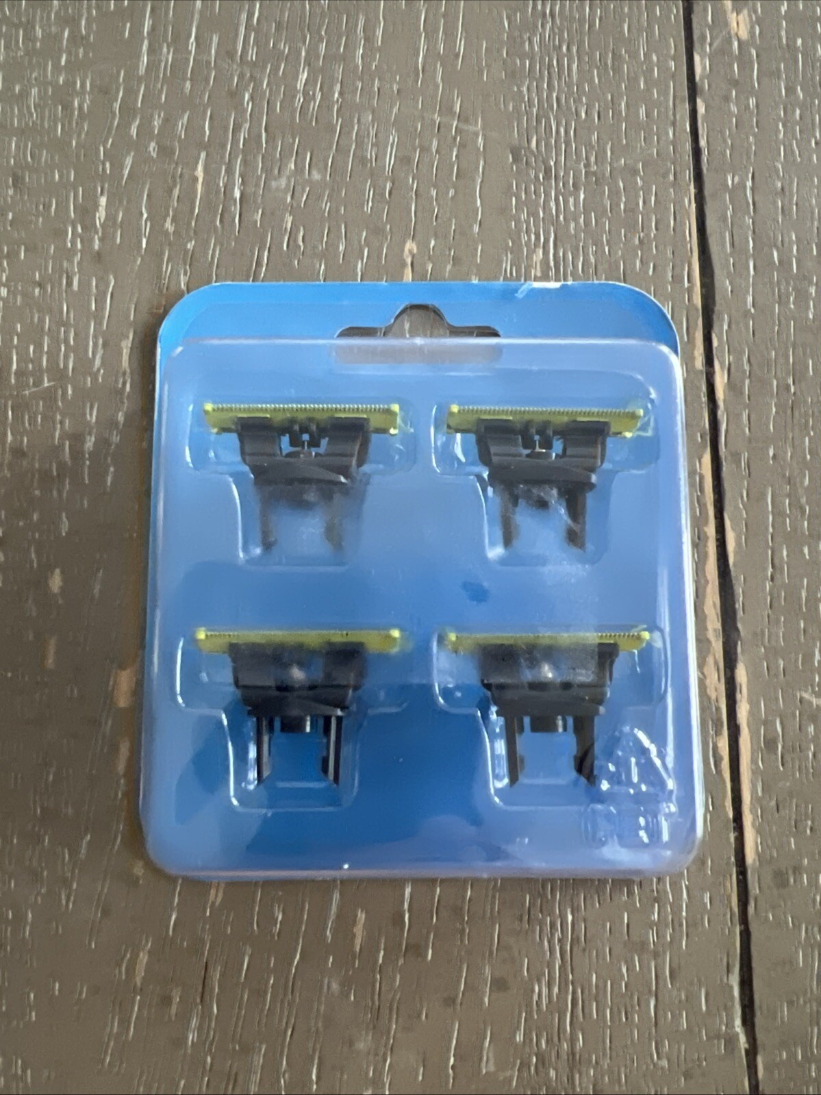 4 hojas de repuesto para una hoja.  Envío gratuito.