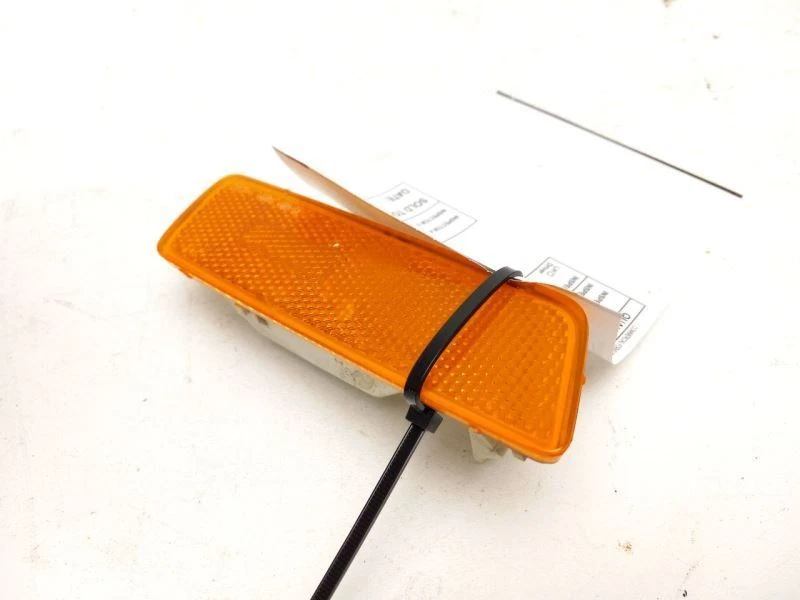 Luz marcadora de pasajeros Volkswagen Jetta 2005-2010 OEM Foto 3 de 4