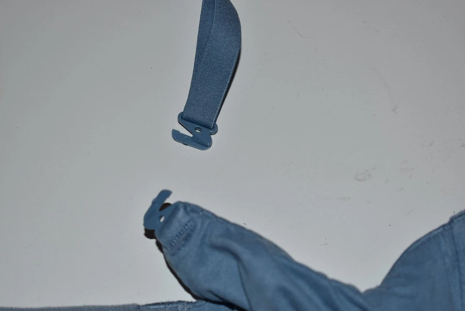 Sujetador Victoria's Secret Body de Victoria Forma Perfecta Acolchado Azul 32DD Foto 4 de 4