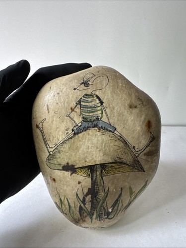 Hand-Painted Rock Art Mouse on Mushroom – Whimsical Garden Decor - Picture 2 of 6