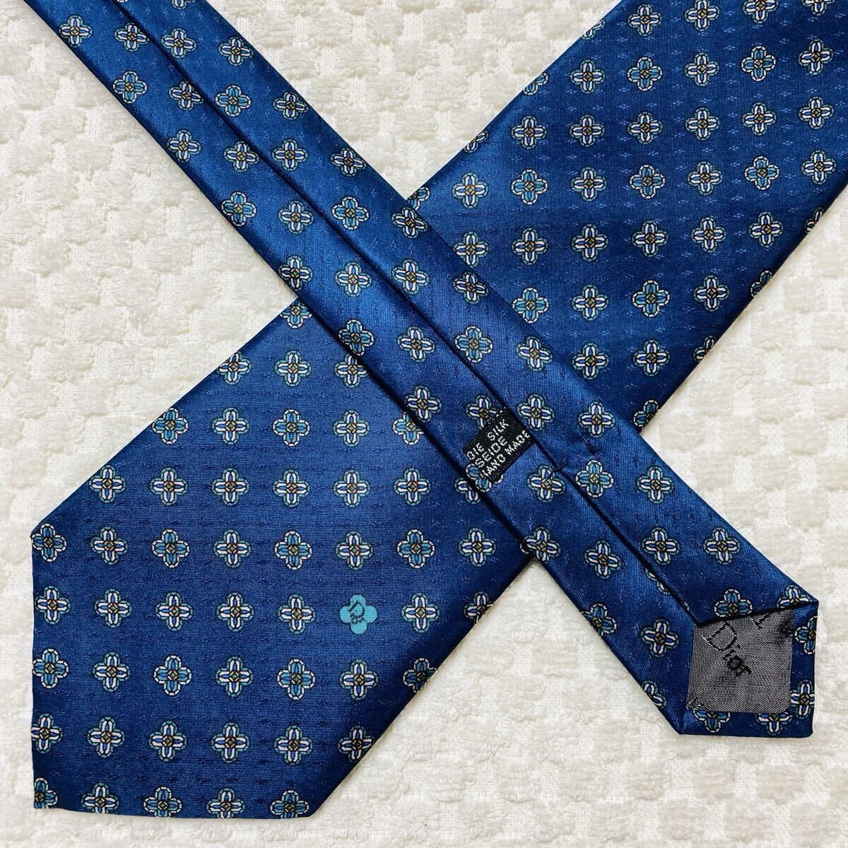 Excellent Condition Christian Dior Tie Floral Jewelry Allover 100 Silk Blue Busi thumbnail 5