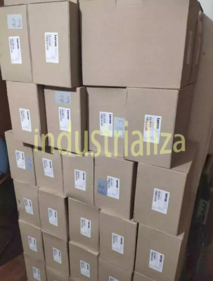 1PCS new Lenze EVS9325-CSV003 EVS9325CSV003 VECTOR FREQUENCY INVERTER