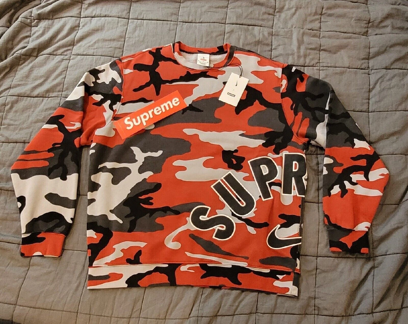 NEUF Supreme Nike Arc Crewneck SS22    RARE    Taille Moyenne