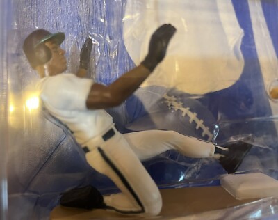 1997 Starting Lineup Classic Doubles KEN GRIFFEY Sr. & KEN GRIFFEY