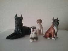 Lot de chiens miniatures en résine ( Lot de 9 piėces)
