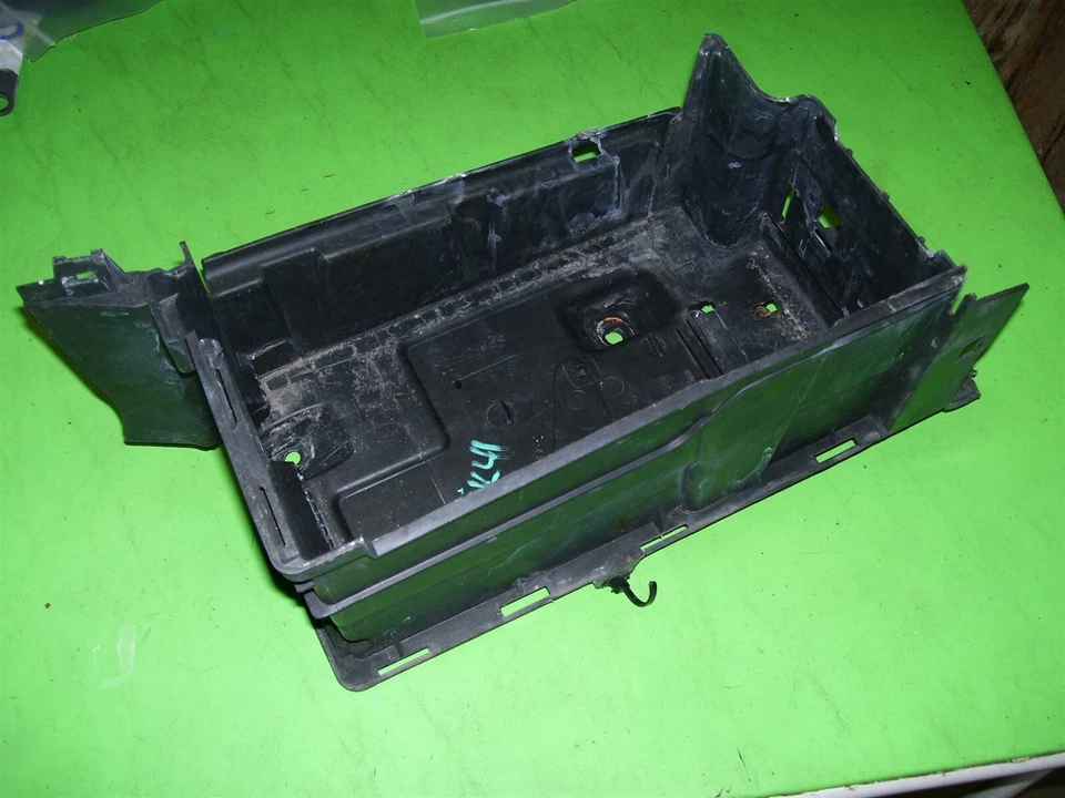 08 SAAB 9-3 2.0 TURBO 2.0T 2.0L Caja de almacenamiento de batería envolvente 12761146 DAÑADO Foto 3 de 4