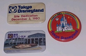 TOKYO DISNEYLAND 3 Buttons (1 is Pin-back)/ Site Dedication, Pre & Grand Opening