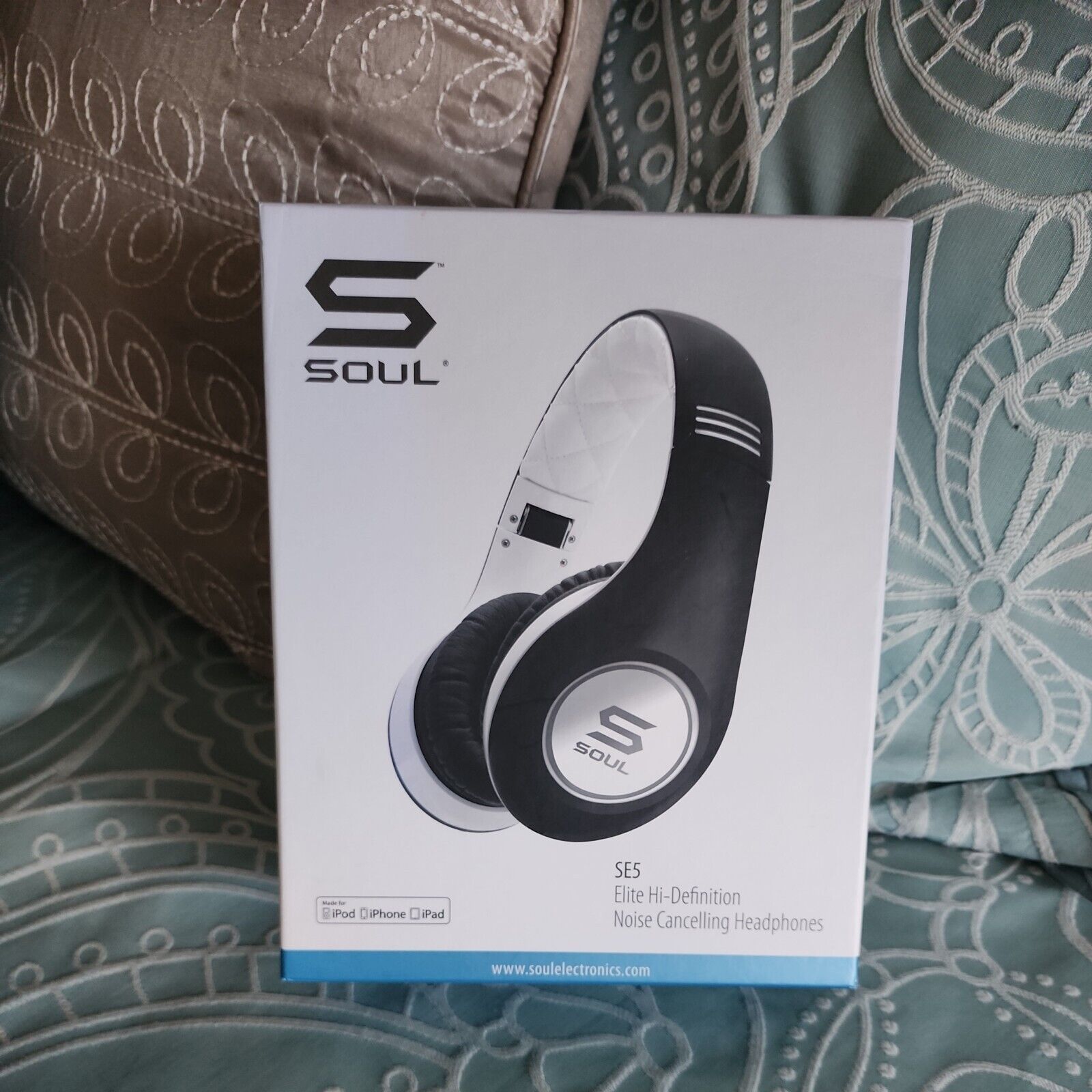 *BRAND NEW* SOUL by Ludacris High Definition Headphones